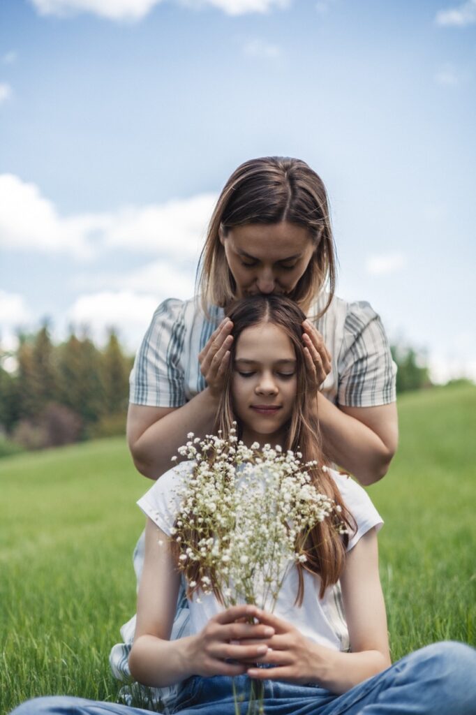 A snapshot from a family photoshoot, crafted by Sprobuj Digital Agency for Kate Semeniuk, enhancing her brand's personal touch and fostering deeper connections with her audience.