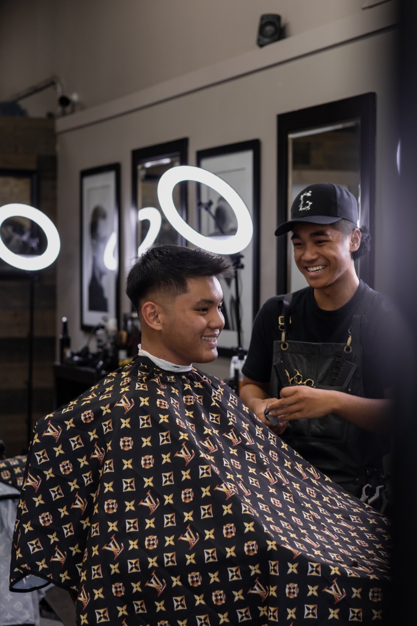 A captured moment from the branding-focused photoshoot orchestrated by Sprobuj Digital Agency for FiveStar Barbershop, emphasizing their unique brand identity and style.