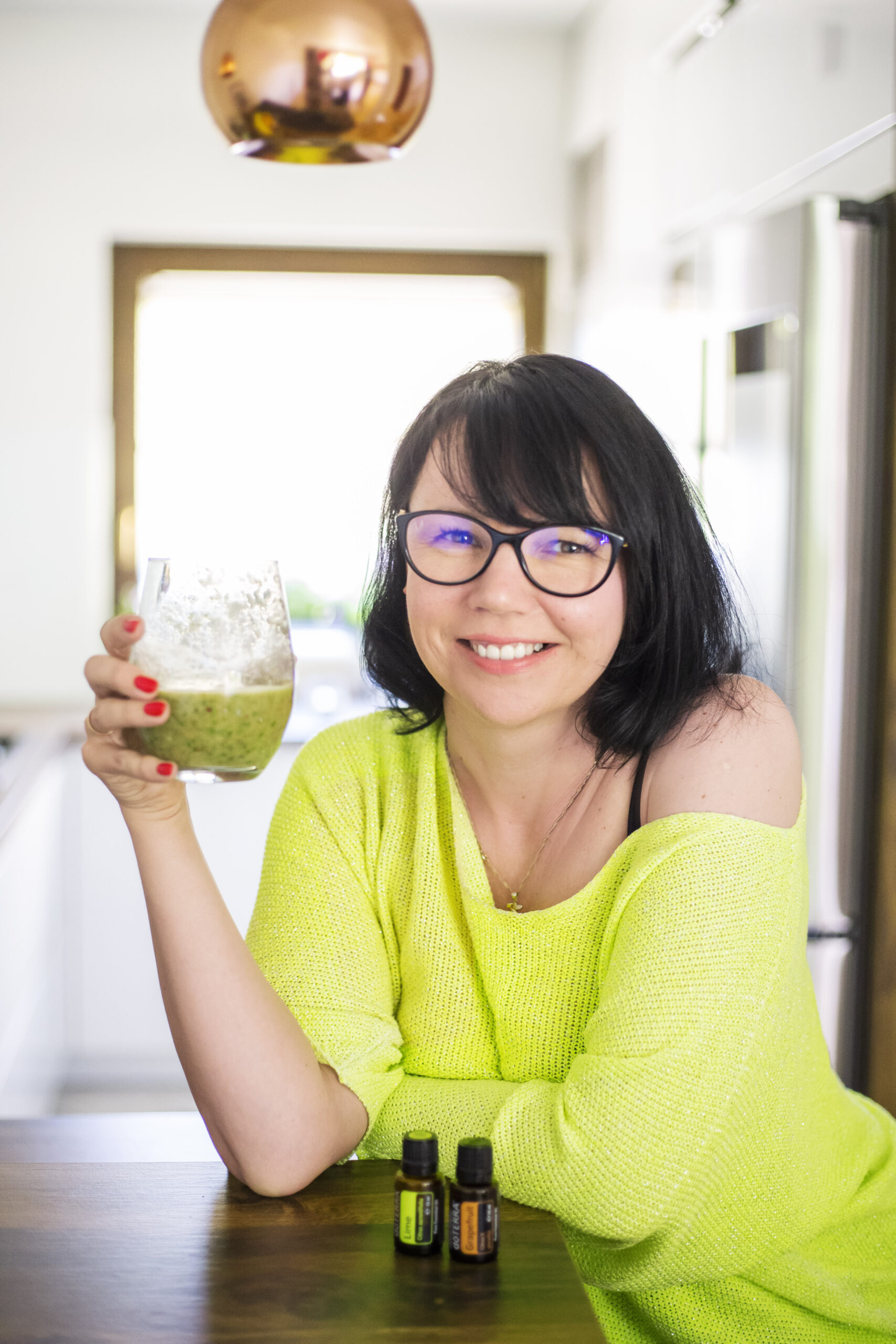 A captured moment from a photoshoot for Sonia Kozub-Skalska by Sprobuj Digital Agency, aimed at captivating her audience, building trust, and showcasing her inspiring journey of success with dōTERRA.