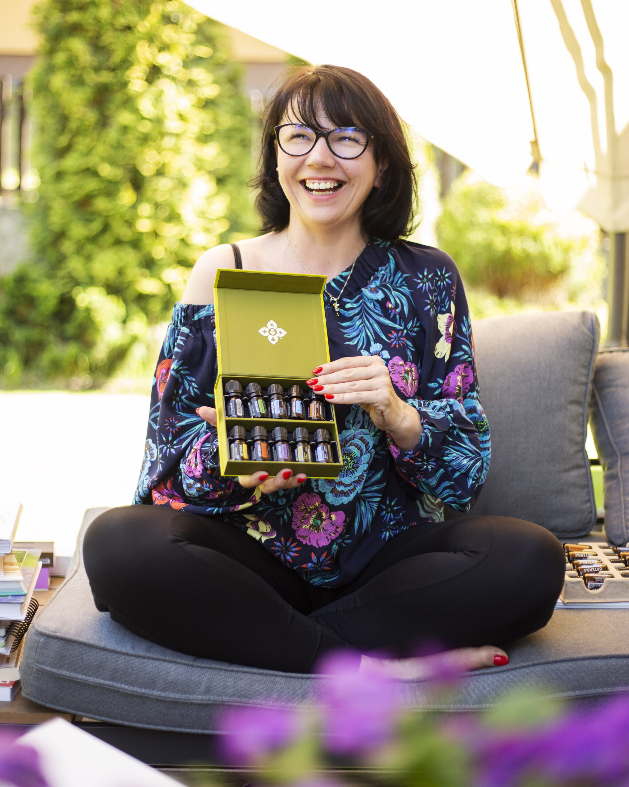 A captured moment from a photoshoot for Sonia Kozub-Skalska by Sprobuj Digital Agency, aimed at captivating her audience, building trust, and showcasing her inspiring journey of success with dōTERRA.