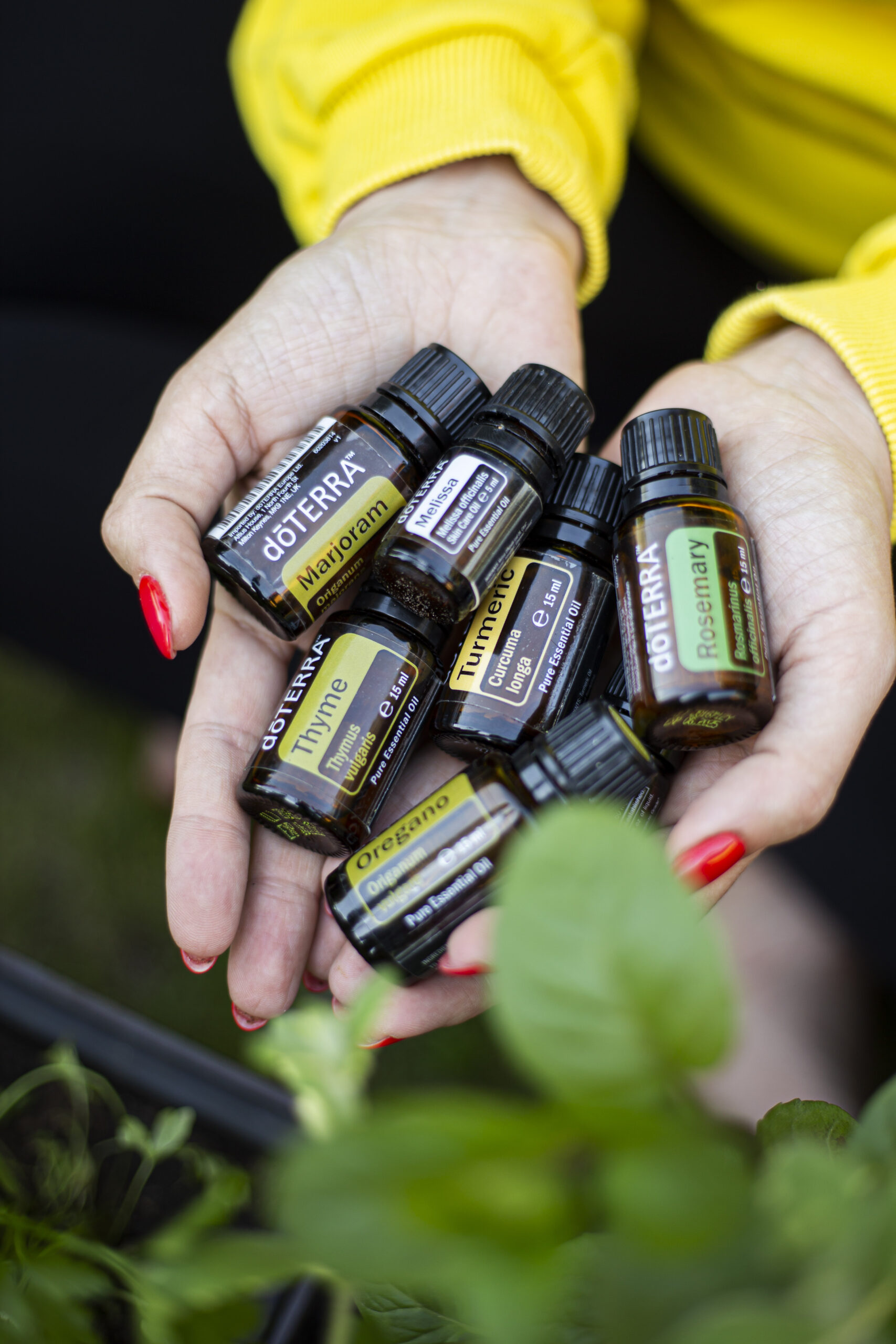 A captured moment from a photoshoot for Sonia Kozub-Skalska by Sprobuj Digital Agency, aimed at captivating her audience, building trust, and showcasing her inspiring journey of success with dōTERRA.