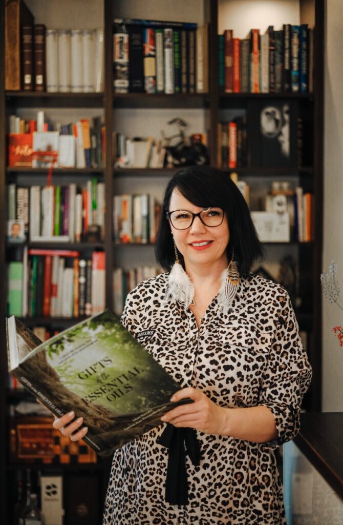 An image from a photoshoot for Sonia Kozub-Skalska by Sprobuj Digital Agency, skillfully capturing her expertise and passion for essential oils, creating a captivating visual narrative that deeply resonates with her audience.