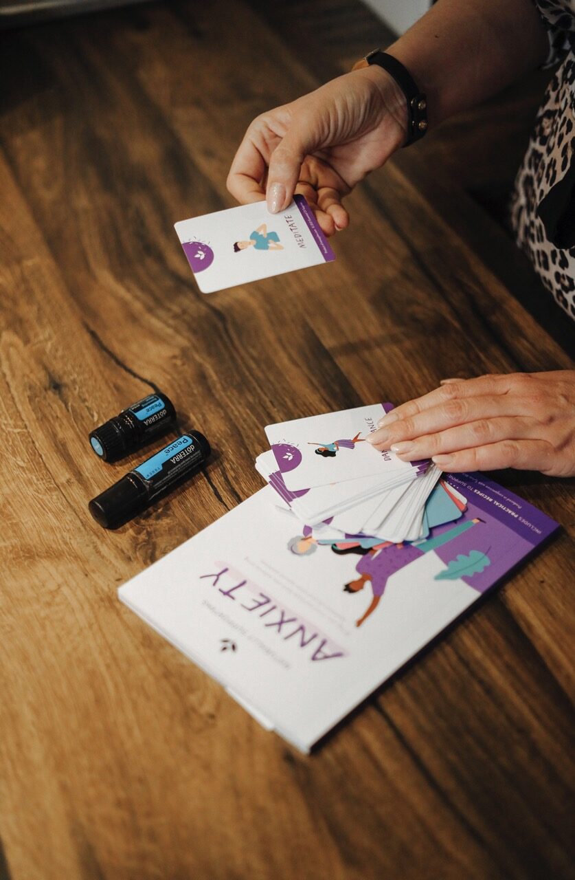 An image from a photoshoot for Sonia Kozub-Skalska by Sprobuj Digital Agency, skillfully capturing her expertise and passion for essential oils, creating a captivating visual narrative that deeply resonates with her audience.