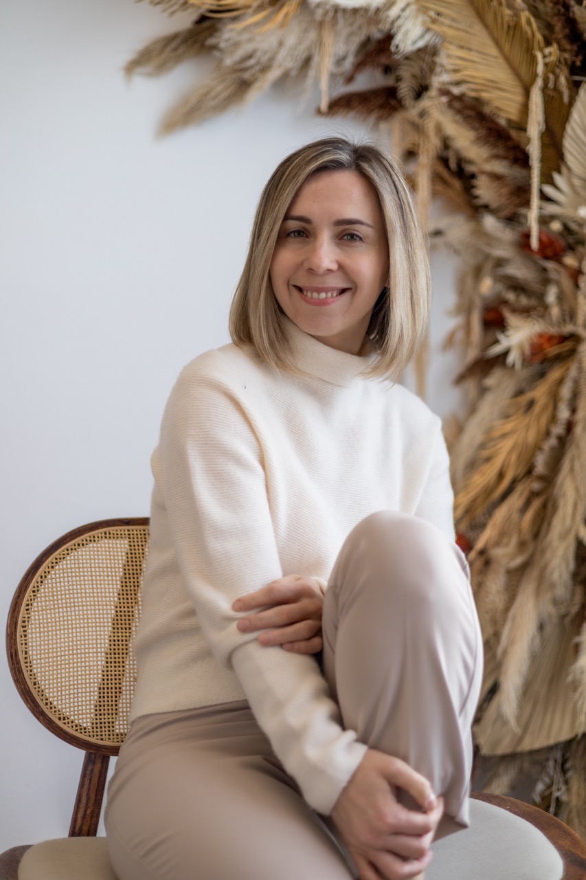 A captured moment from a photoshoot conducted by Sprobuj Digital Agency for Kate Semeniuk, showcasing her unique personality and style while embodying her brand's essence.