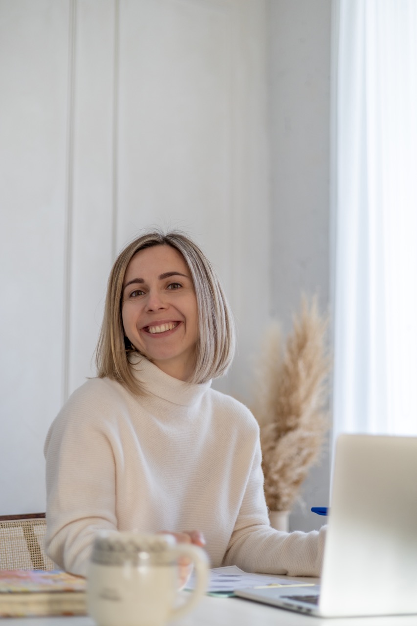 A captured moment from a photoshoot conducted by Sprobuj Digital Agency for Kate Semeniuk, showcasing her unique personality and style while embodying her brand's essence.